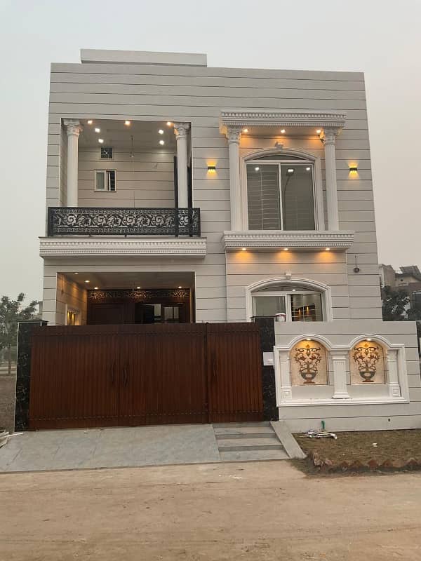 5 Marla Owner Built House Available for sale in Park View City Lahore 0