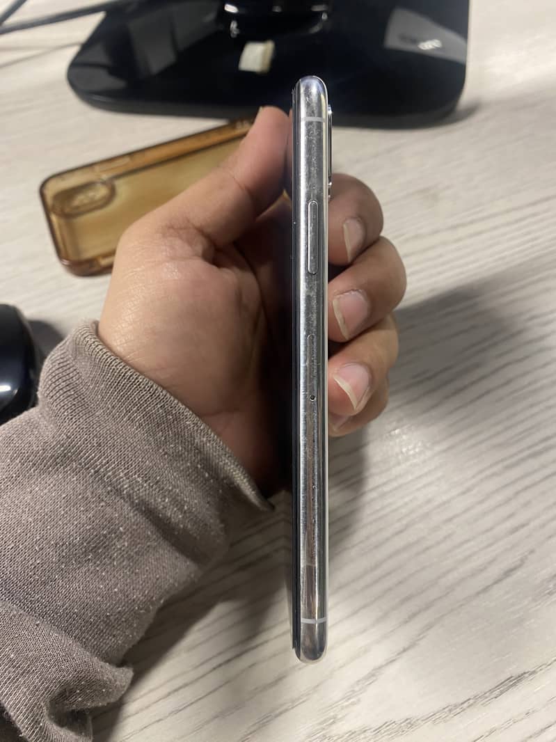 Apple iPhone X 5