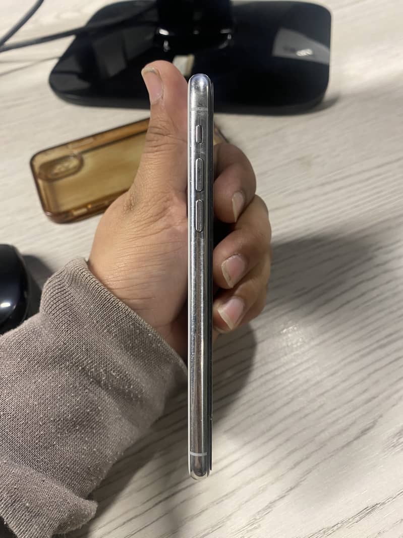 Apple iPhone X 6