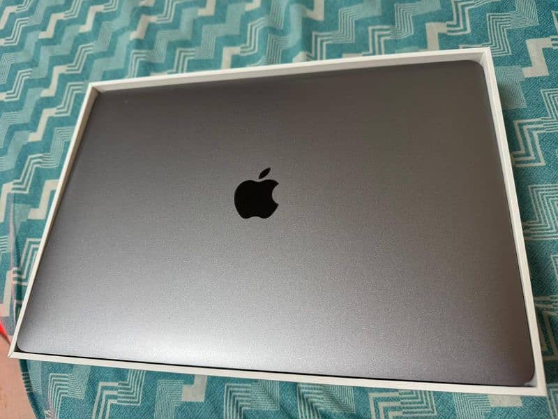 Macbook M1 Air 8/256 GB 0