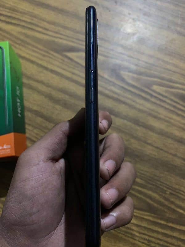 selling my Infinix hot 10 3