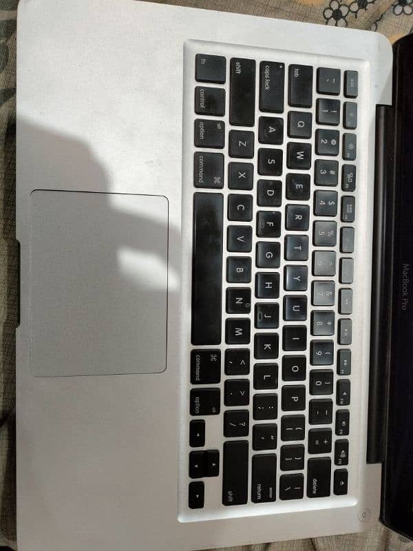 MACBOOK PRO 2