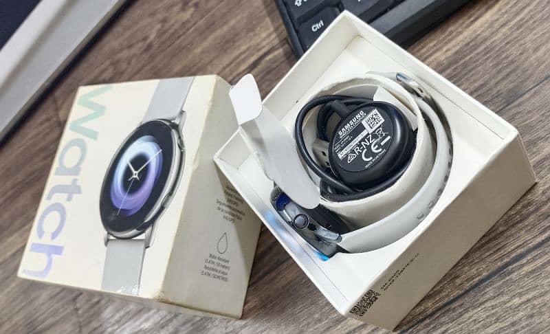 Samsung Galaxy Watch Active 2 Stainless Steel Smart Watch LTE e-sim 1