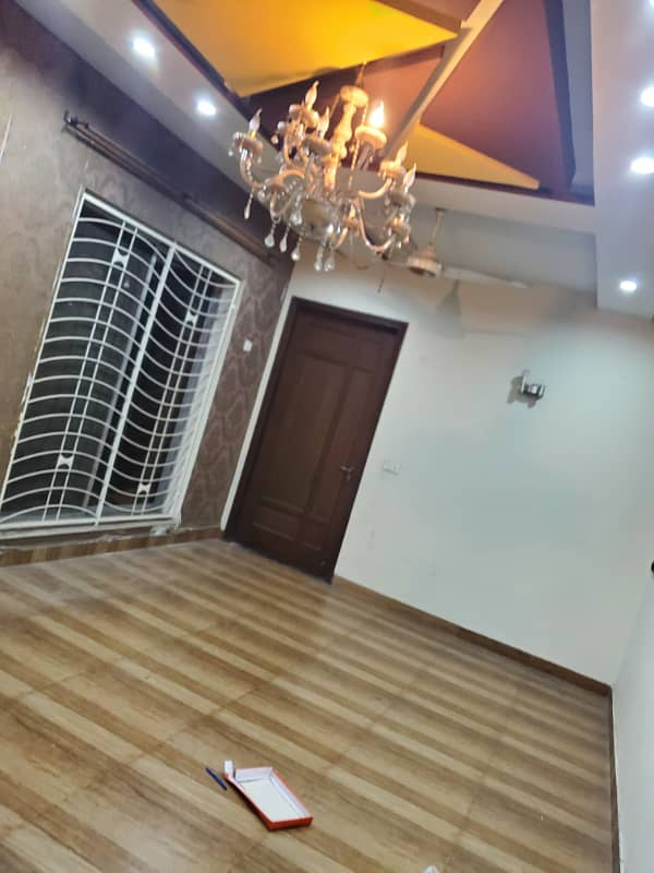 Vip beautiful 10 Marla lower portion is available For Rent in Sabzazar Scheme Lahore 0