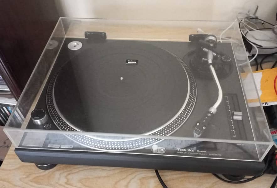 technics 1210 mk2 turntable 2