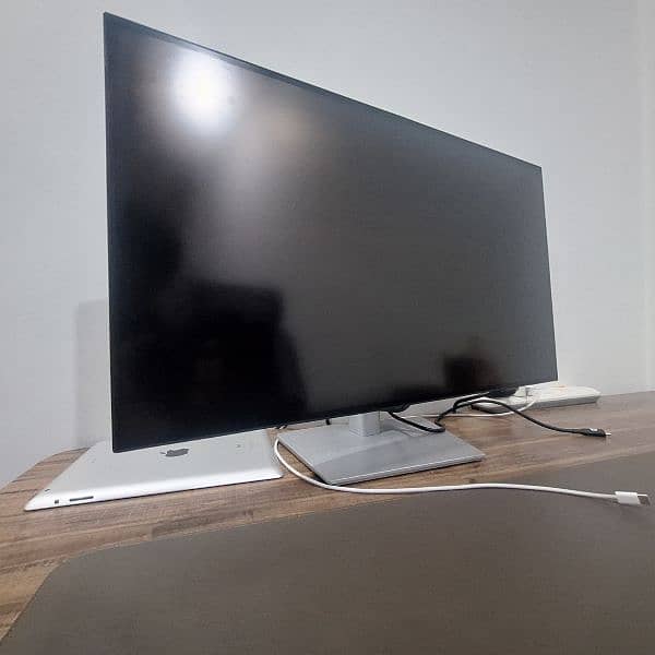 Dell Ultrasharp U2722DE 2k Color accurate monitor. 0