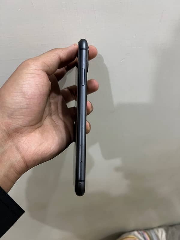 iphone 11 Non PTA 3