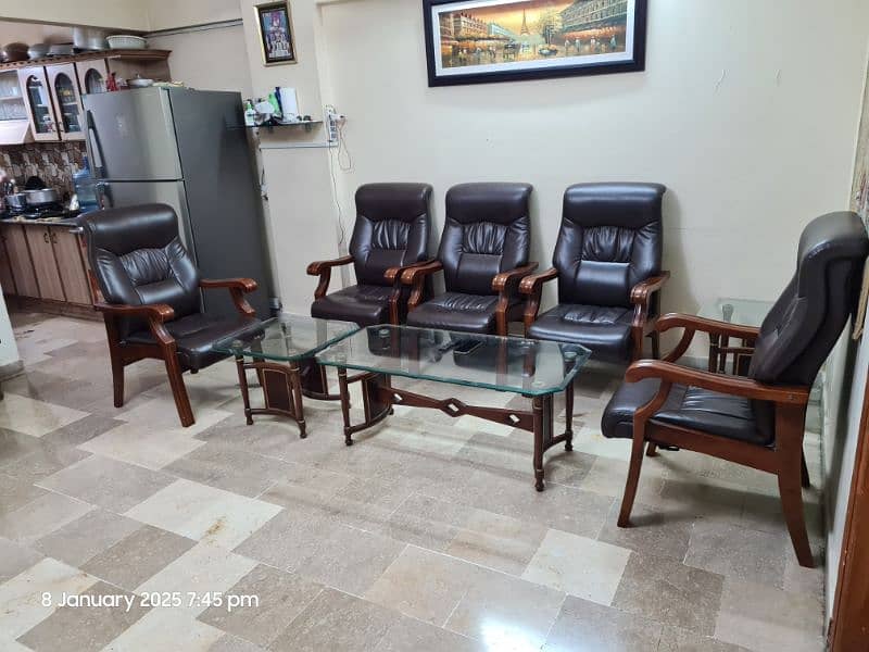 Office chairs Five with Three glass tables 3