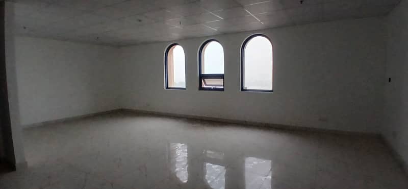 629 Square Feet Office Space Available For Rent In Gulberg Grand Square Mall 0