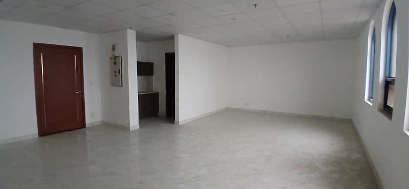 629 Square Feet Office Space Available For Rent In Gulberg Grand Square Mall 3