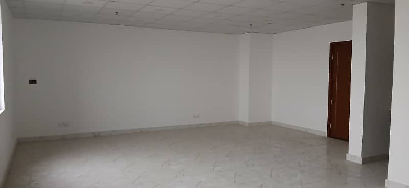 629 Square Feet Office Space Available For Rent In Gulberg Grand Square Mall 6