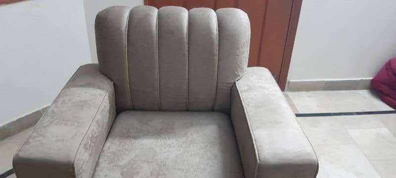 5 seater sofa set in excellent condition 4