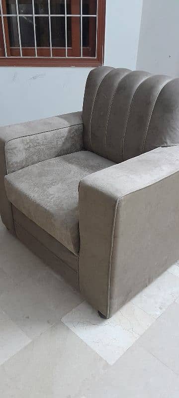 5 seater sofa set in excellent condition 7