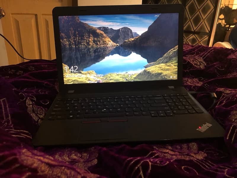 Lenovo Thinkpad amd 6 generation 8gB ram 320 Hard condition dkh lo 2