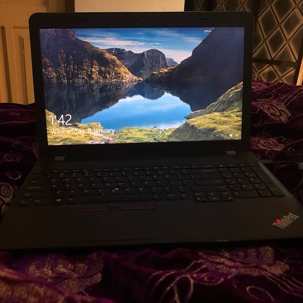 Lenovo Thinkpad amd 6 generation 8gB ram 320 Hard condition dkh lo 4