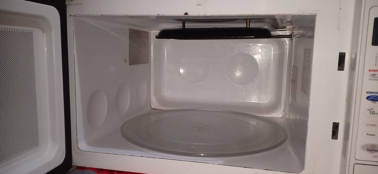 Dawlance Microwave oven 1