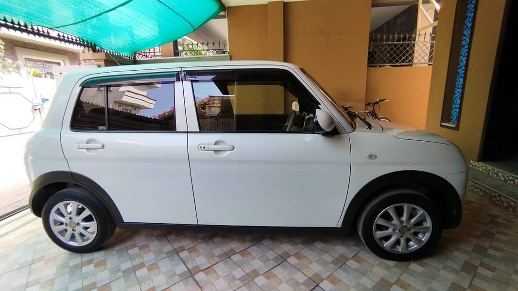 Suzuki Alto Lapin 2022 13