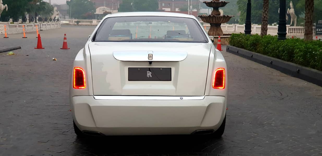 Rolls Royce Available S Class Mercedes Available Car Rental/Rent A Car 9