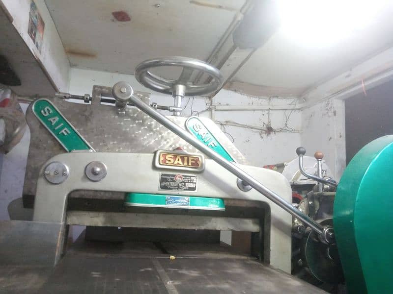 Saif jaffery Paper Cutting machine 34 inch 1