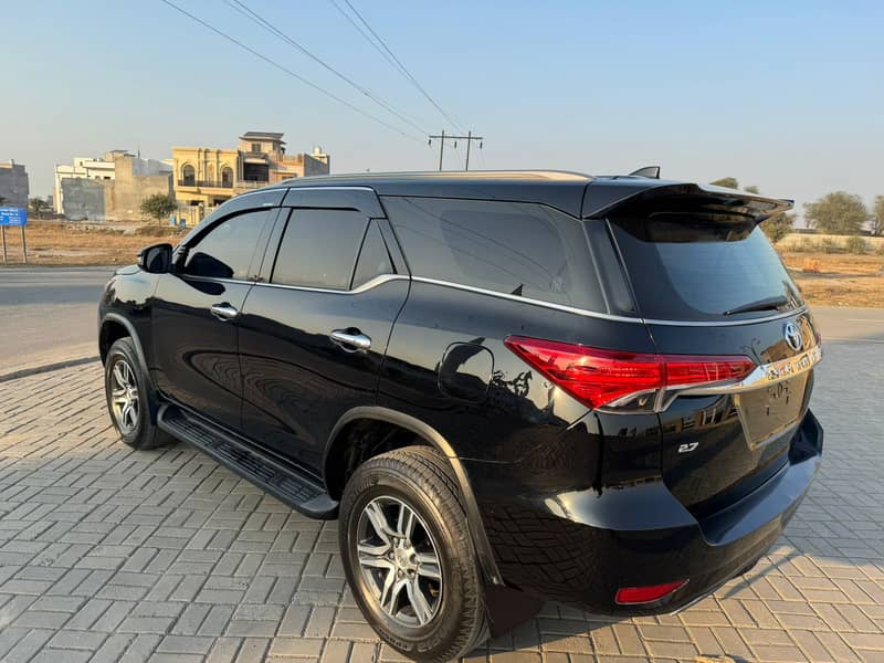 Toyota Fortuner 2.7 G 2020 5