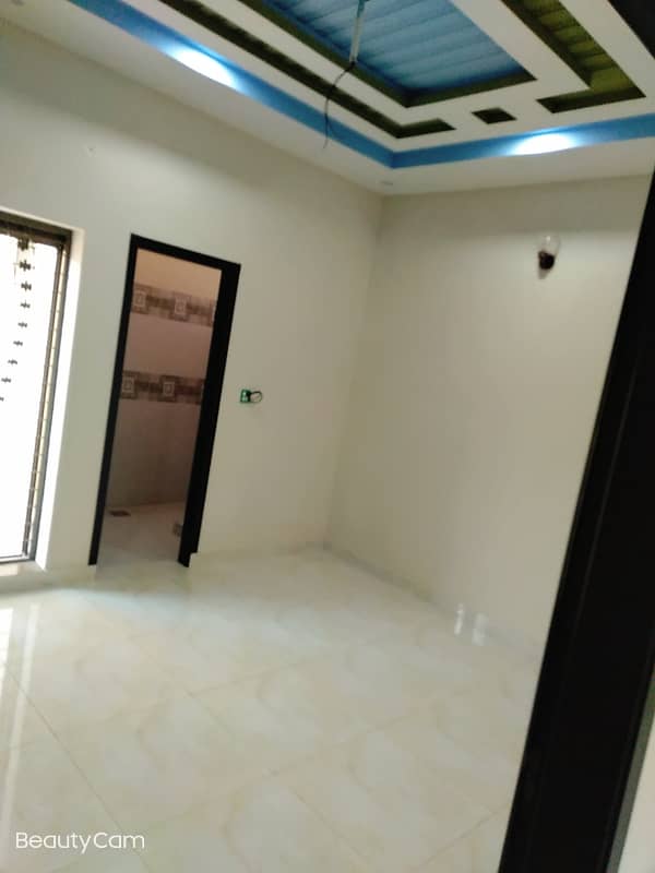 Vip beautiful 6 marla upper portion is available for rent in sabzazar lhr 5