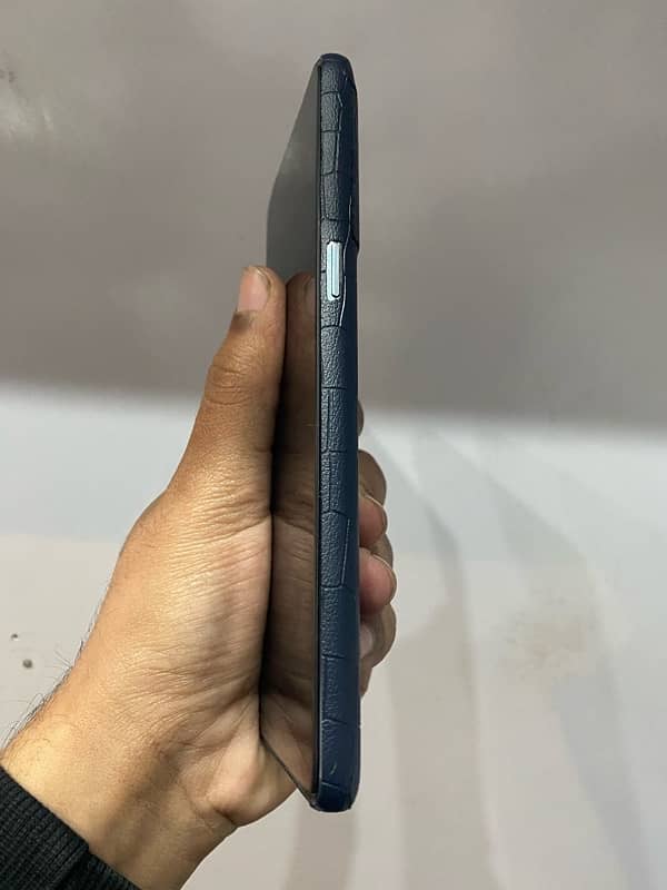 Oneplus 10T 16/256 back crack 2