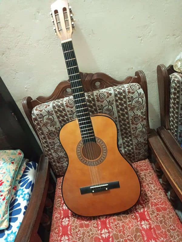 Acoustic Guitar. New condition me. 1