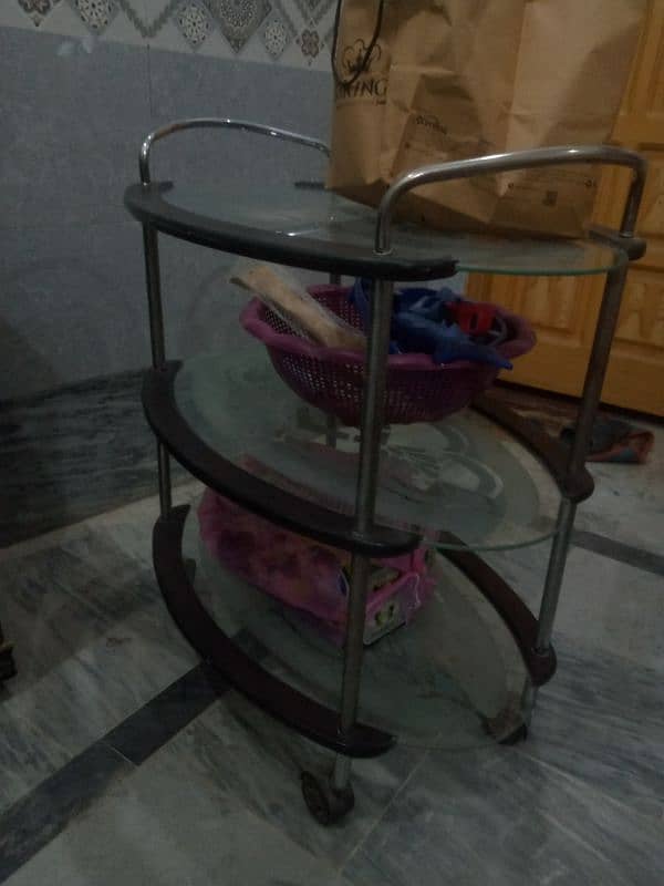 I am selling trolley it is in best condition 1