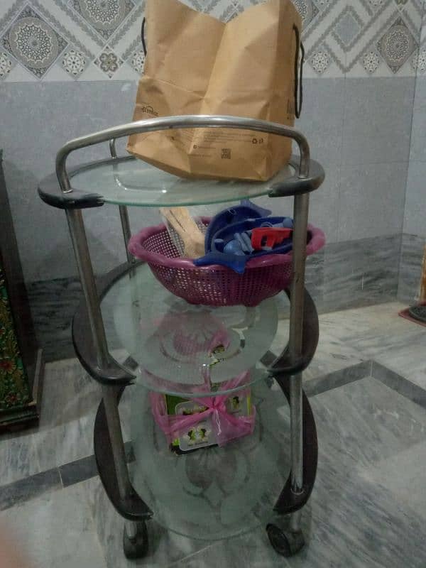 I am selling trolley it is in best condition 2