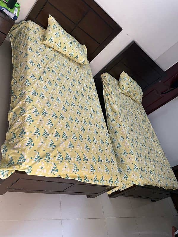 Single bed set (mattresses for sale separately)check description 1