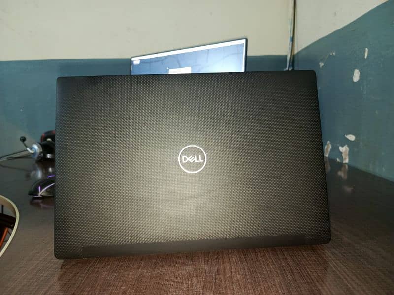 The Dell Latitude 7490 with an 8th Gen Intel Core i7 processor, 64-bit 9