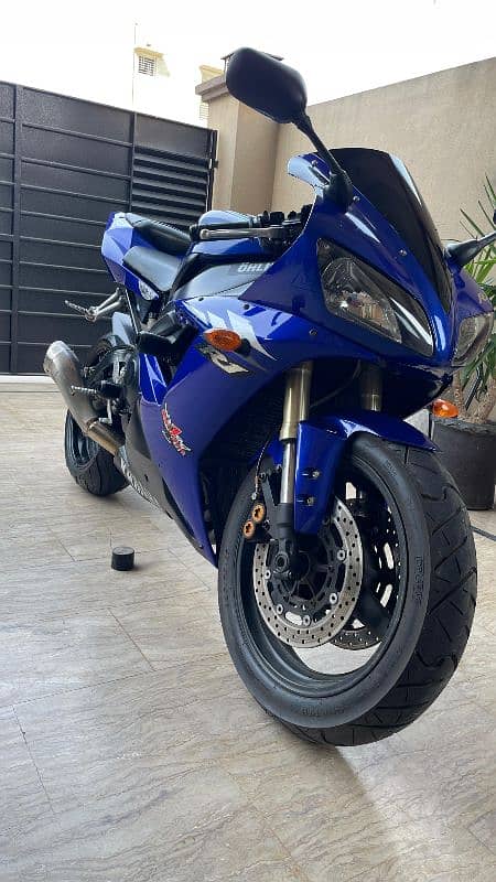 yamaha R1 1