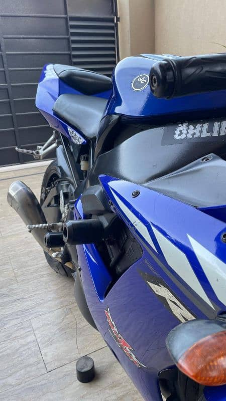 yamaha R1 15