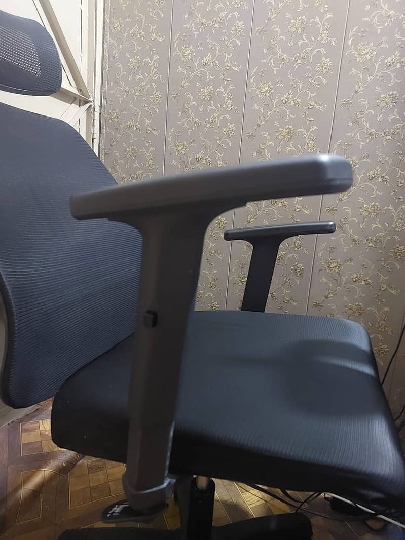 Gaming or Office Chair Ergonomics Style 4