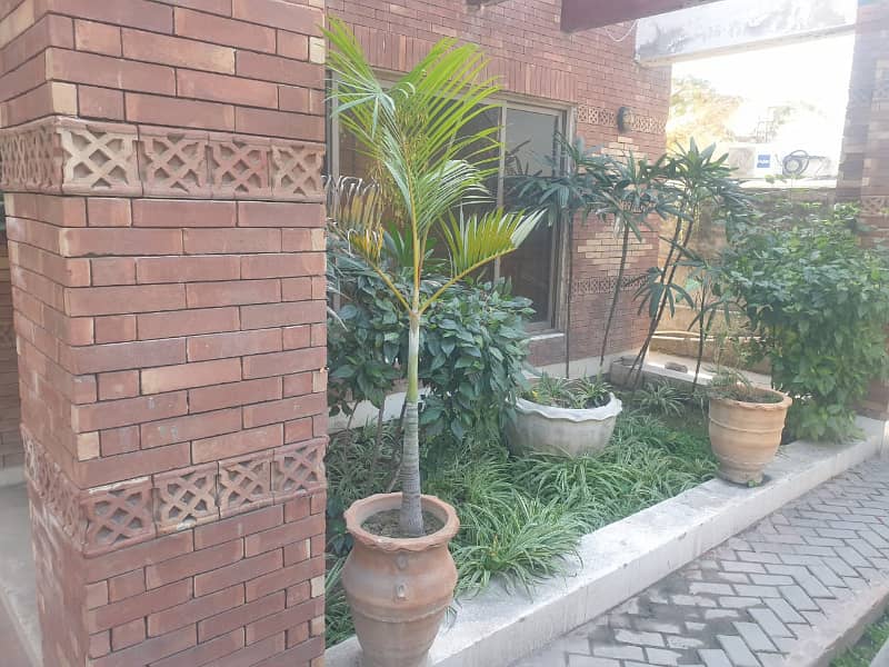 32 Marla Double Unit Commercial House Available For Rent in H Block Gulberg 3 34