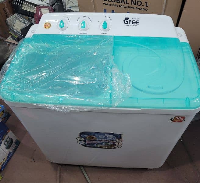 Gree washing machine 10kg.  03345915464. watsapp 0