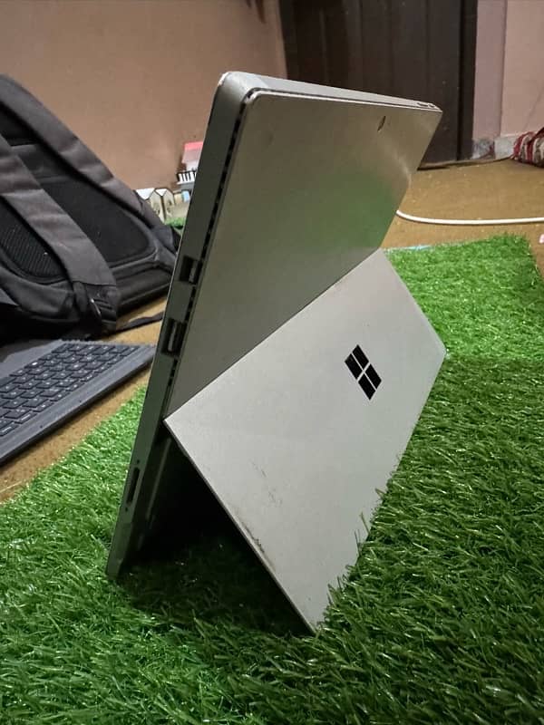 surface pro 4    8 /256 3