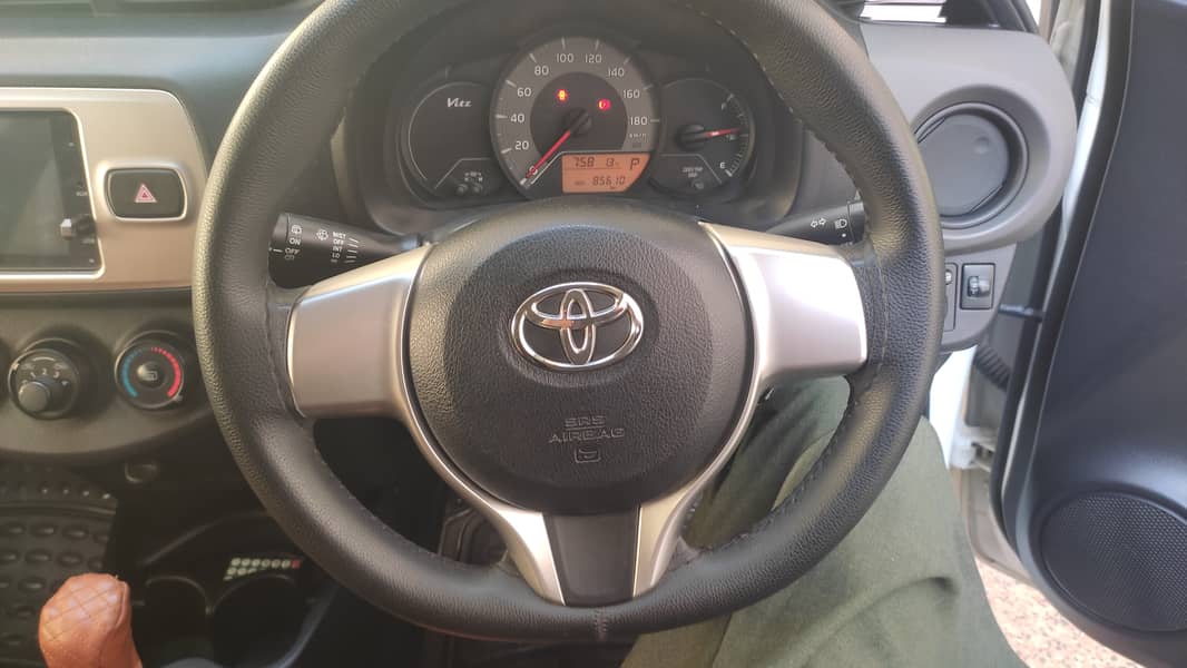 Toyota Vitz 2014 - 2018 8