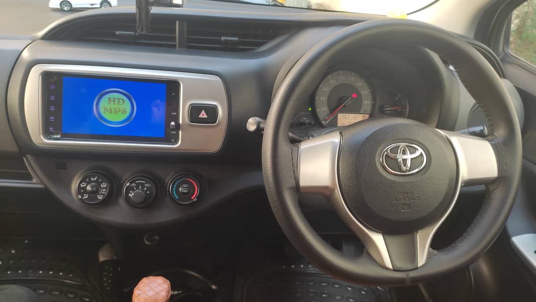 Toyota Vitz 2014 - 2018 11