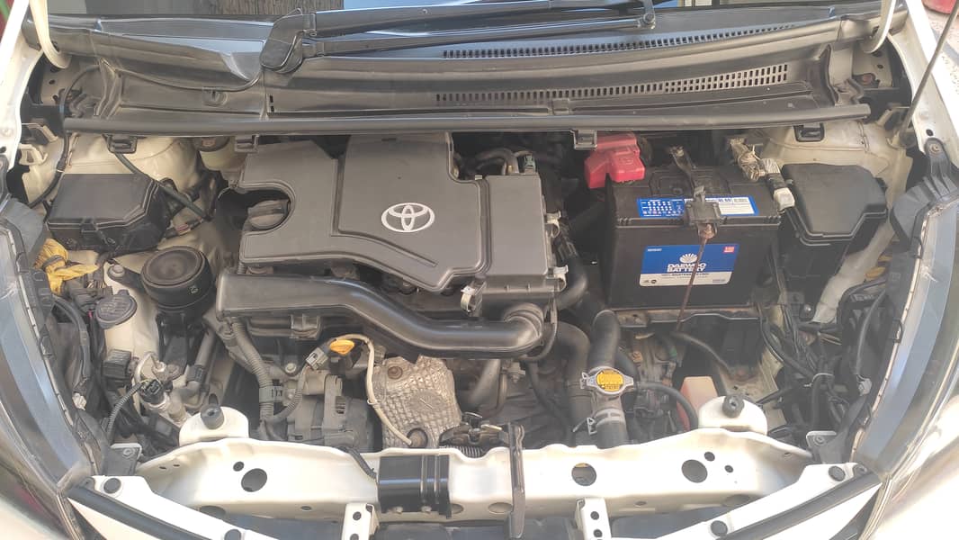 Toyota Vitz 2014 - 2018 12