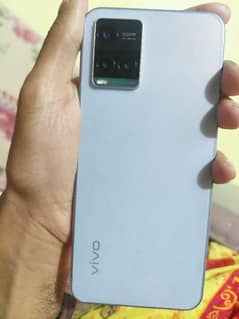 vivo y33s neat and clean with box & charger