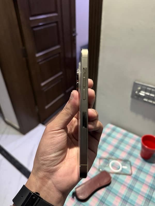 iphone 14 pro Non PTA 8