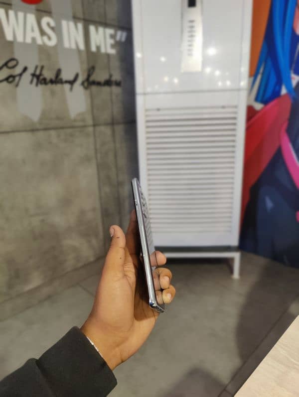 OnePlus 9 pro 12gb,256gb non pta 3