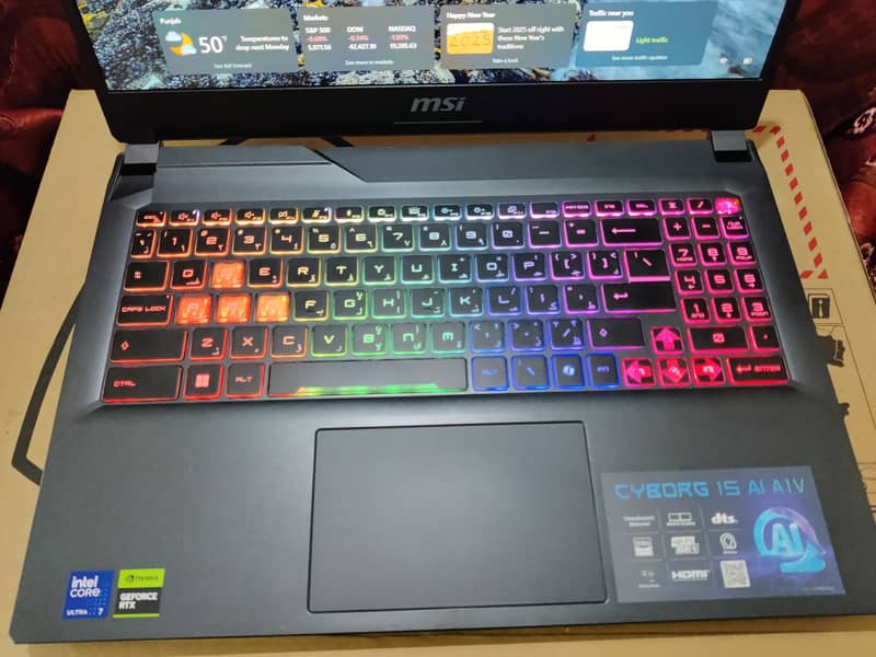 MSI Cyborg 15 AI A1VFK 0