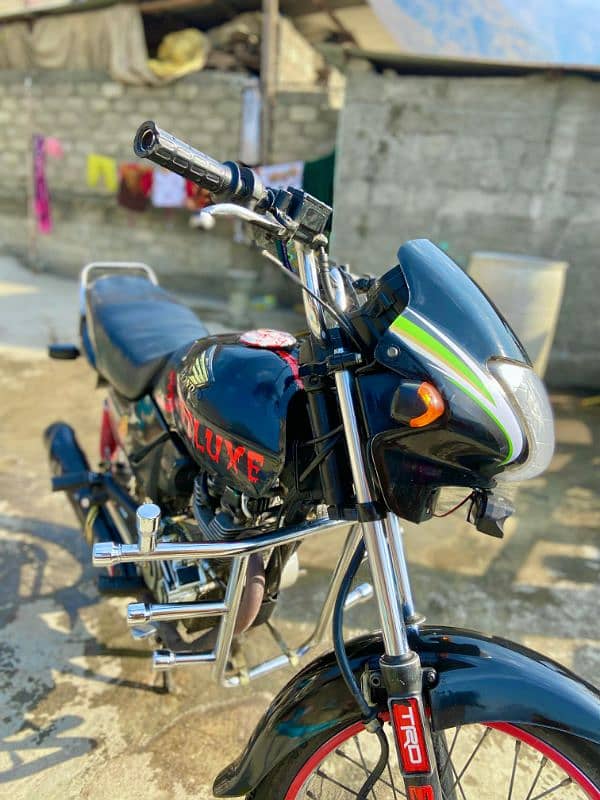 Honda Deluxe bike in good condition 2012 model 4