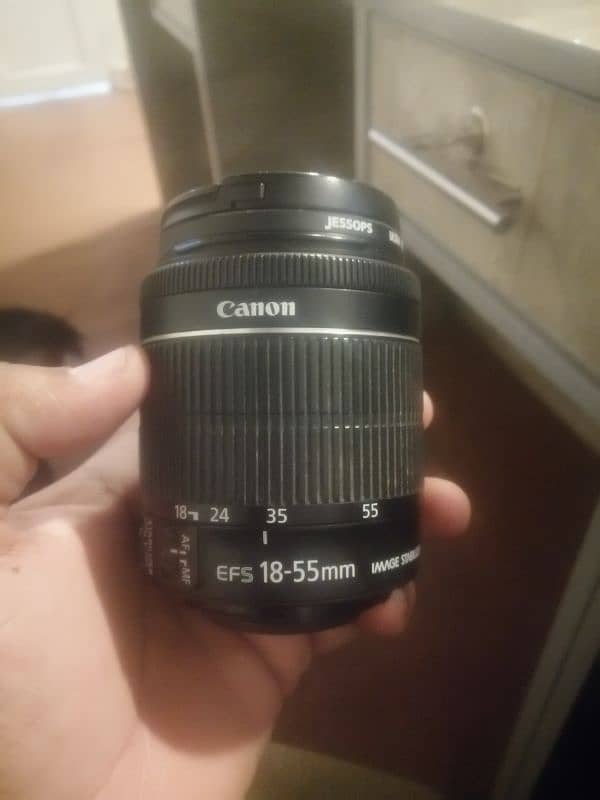 Canon 700D DSLR 0