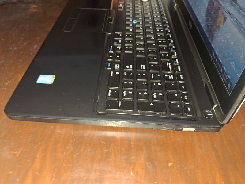 Dell latitude e5550 7