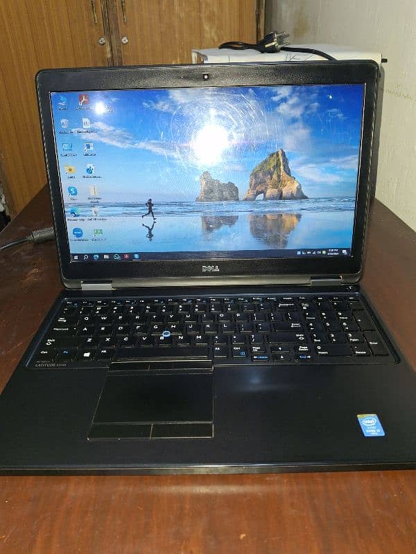 Dell latitude e5550 9