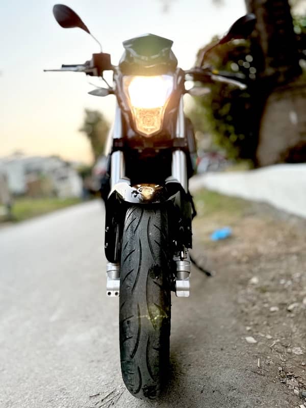 BENELI TNT 250cc 7