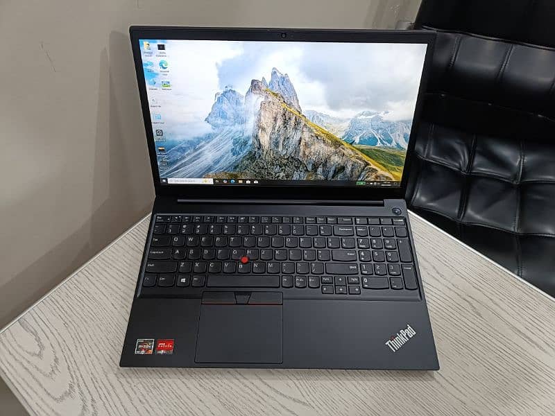 Lenovo Thinkpad E15 Ryzen 7 4700U 8 cores 2gb dedicated graphics 15.6 1